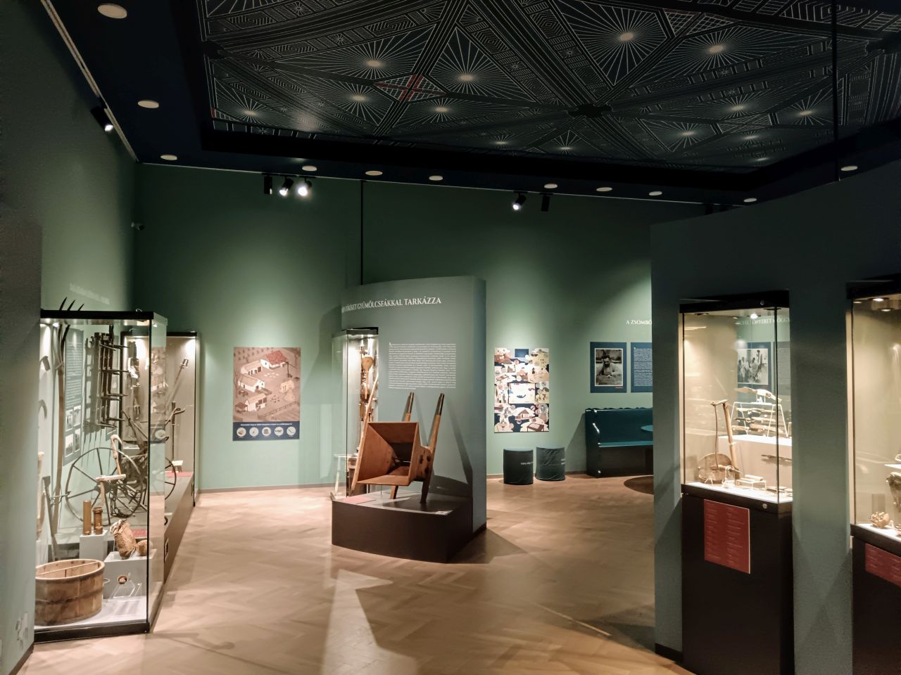 A10 LED Schienenstrahler – Móra Ferenc Museum Szeged